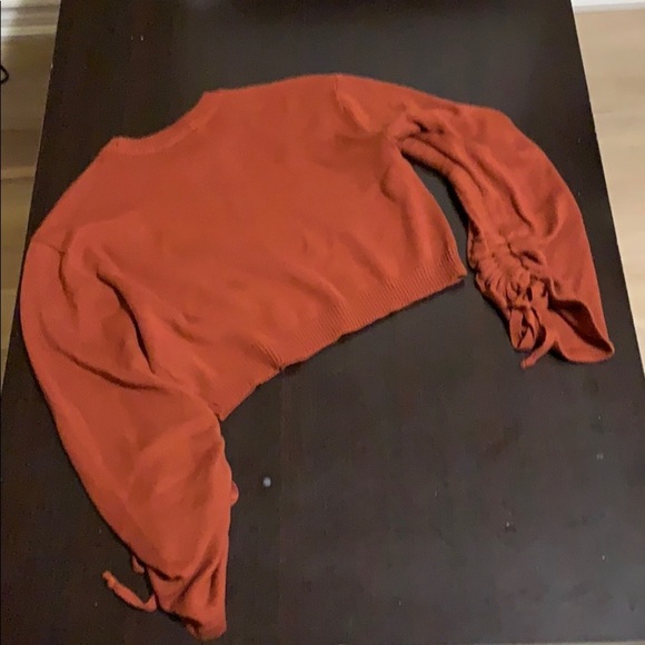 Ladies Revamped Knit Crop top - Picture 6 of 7